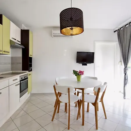 B88 - Palma Apartment Sveti Filip i Jakov